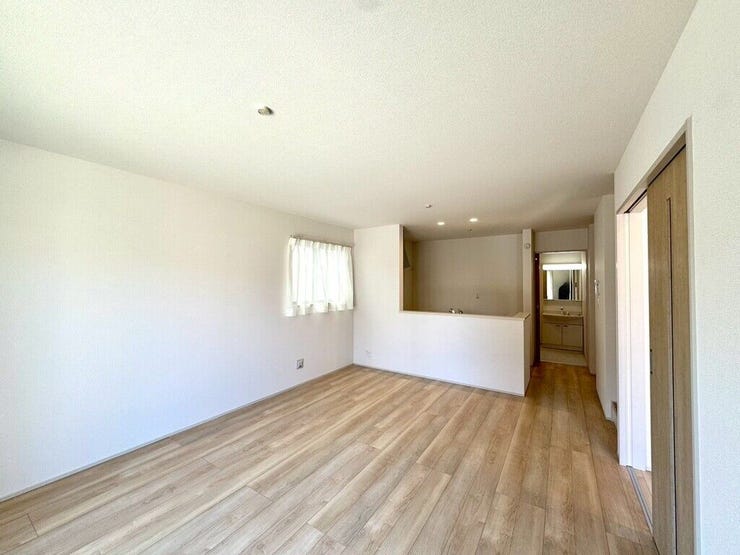 【Living】広さと明るさにこだわったリビング。家族とのコミュニケーションが弾む空間です。