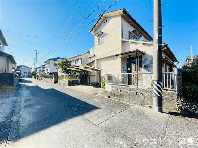 間口約13mと広く、駐車スペース3台以上もプランしていただきやすいですね。