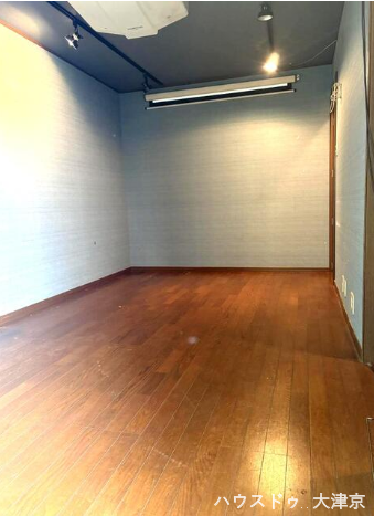 1階洋室はシアタールームとなっております!