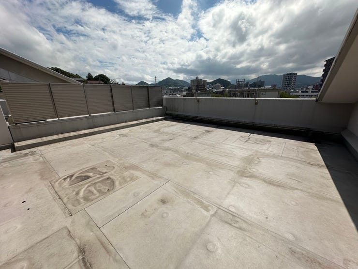 【2025年9月リフォーム完了】2面バルコニー♪バルコニー面積約61㎡♪ペット相談可♪角部屋♪