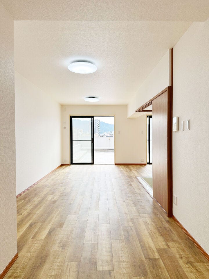 【2025年9月リフォーム完了】2面バルコニー♪バルコニー面積約61㎡♪ペット相談可♪角部屋♪