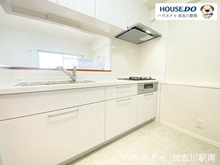 キッチンからリビングを見わたせるのでお子様の様子も見守れます!