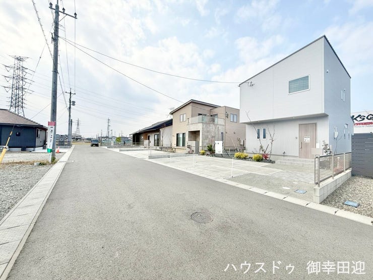 ■□■理想を叶える、新しい暮らしの舞台■□■高いデザイン性と機能性を兼ね備えた住まい。ここで、家族の新しい物語が始まります