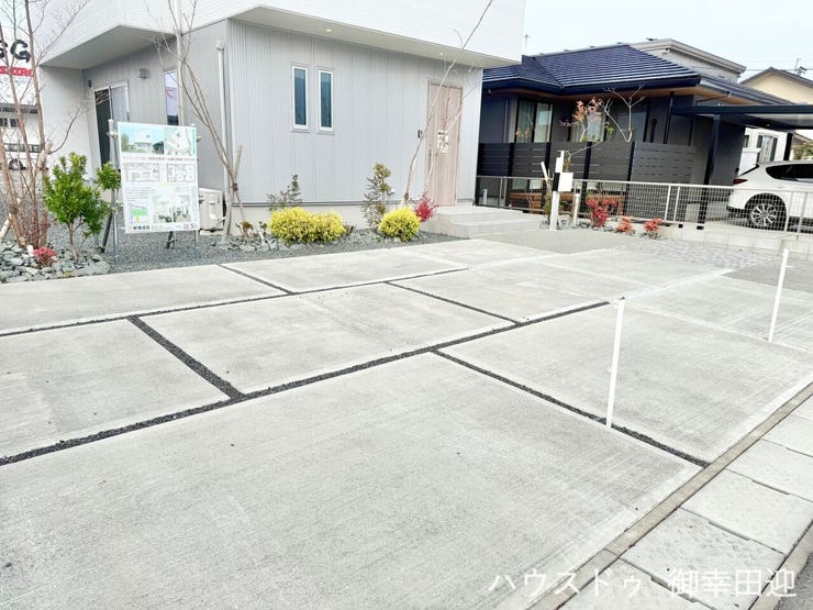 ■□■車と趣味の幅が広がる場所■□■単なる駐車スペースではない、洗車やタイヤ交換、DIYにも使える多目的な屋外スペースです