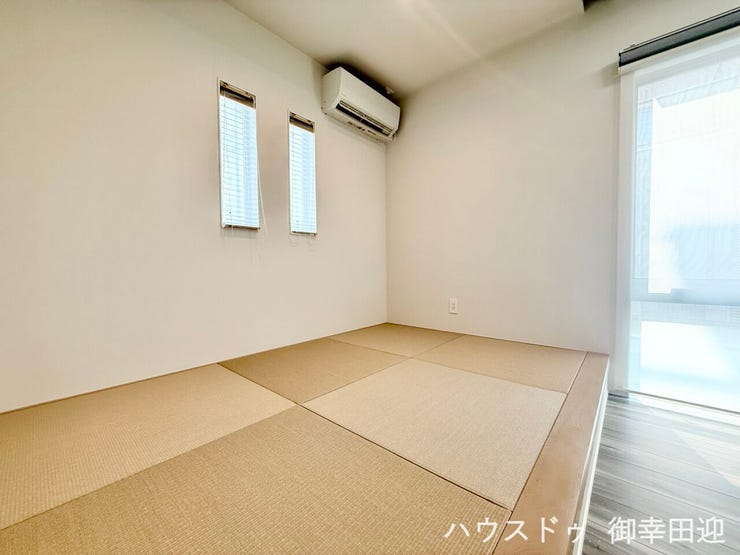 ■□■憩いと多用途の万能空間■□■ゲストをもてなし、昼寝や家事にも使える、畳のぬくもりが心地よい多目的スペース