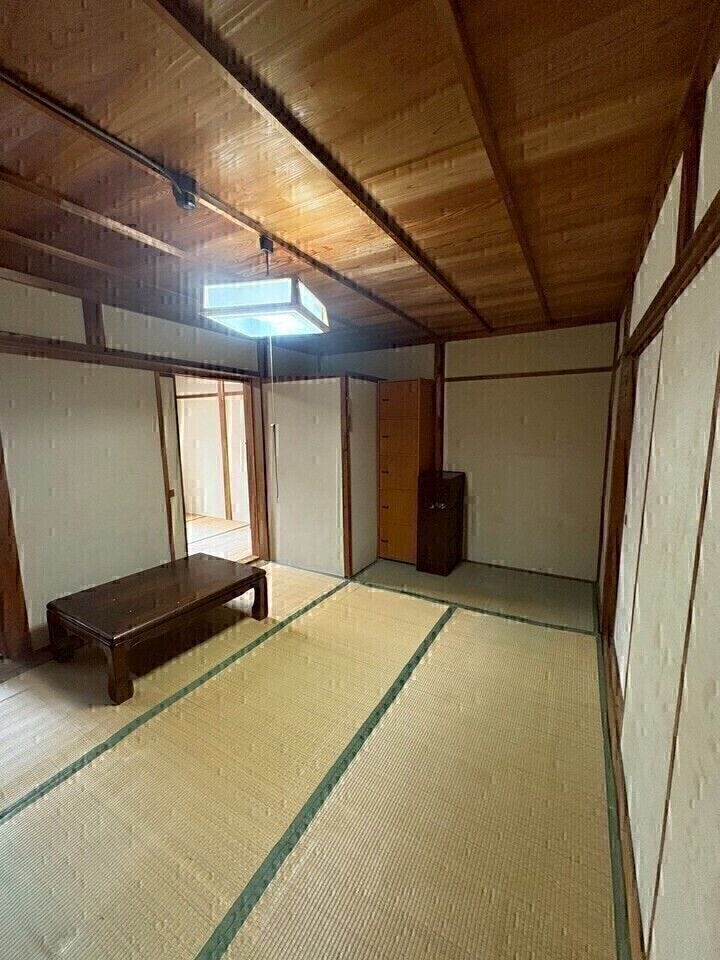 昔ながらの趣ある和室♪
畳の造りが落ち着きますね!