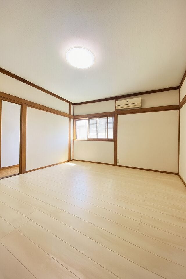 インテリアの相性も合わせやすいフロアやクロスのカラーです♪
※家具消しの修正をしております。