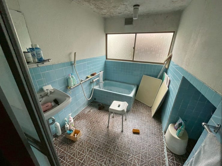 小倉北区黒原 中古戸建て 小・中学校徒歩7分程度で通いやすい立地♪コンビニまで徒歩約8分で買物便利♪