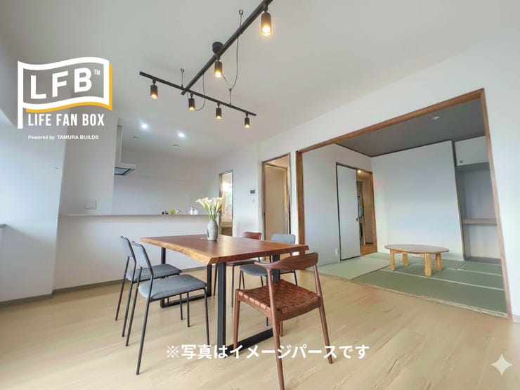 【リビング】
細部にまでこだわって丁寧にリフォームしました。明るく生まれ変わったこのお部屋は、あなたの新しい門出にぴったりです♪
自信を持っておすすめします♪