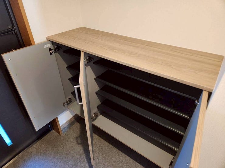 清潔感のある玄関が特徴の物件ですね♪
靴箱も大容量で、靴の多い方でも安心!いつでもスッキリとした玄関を保てますね♪