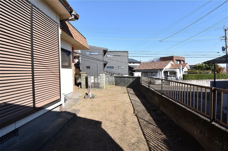 お庭はお子様の遊び場やガーデニング、洗濯物干し等、多用途にお使いいただけます