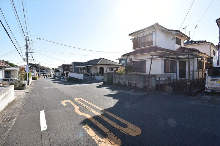 一戸建ての多いエリア、静かで落ち着いた雰囲気