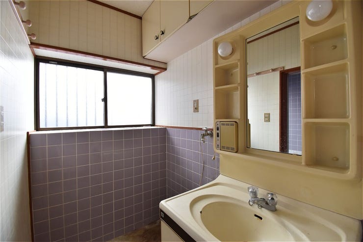 ゆとりの洗面スペースで朝の身支度もスムーズに