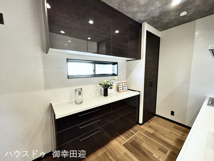 ■□■カップボード■□■必要なものを必要な場所に。家全体で考えられた収納計画が、ゆとりある生活を実現します