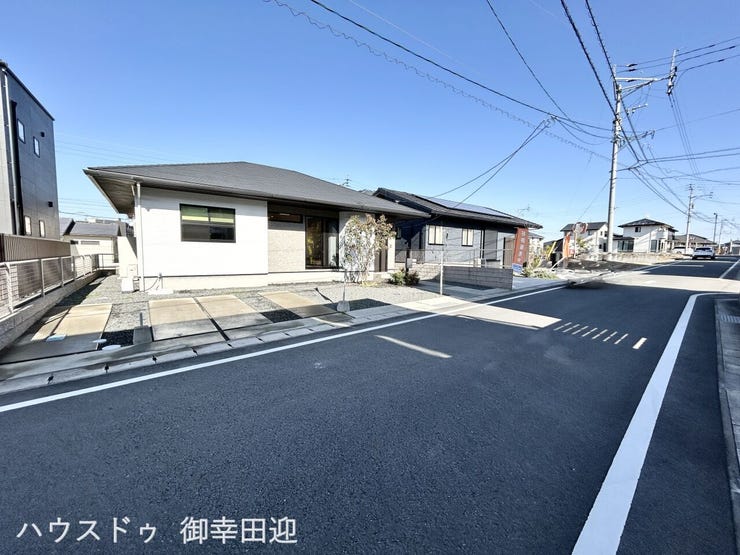 ■□■理想を叶える、新しい暮らしの舞台■□■高いデザイン性と機能性を兼ね備えた住まい。ここで、家族の新しい物語が始まります