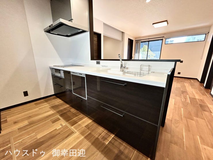 ■□■家族の「美味しい」が集まる、喜びを生み出す舞台■□■高い機能性と美しいデザインを両立。料理する人も、待つ人も、笑顔になれる場所です