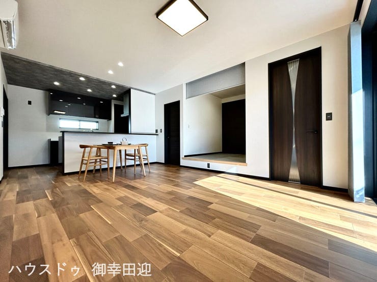 ■□■安らぎと笑顔の中心地■□■陽光が優しく降り注ぎ、会話が自然と弾む。ここでは、毎日が特別な時間へと変わります