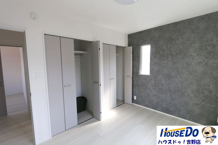 2階洋室6帖。バルコニー付き。全居室収納付きで子供達の大事な思い出もしっかりと保管しておくことが出来ます。