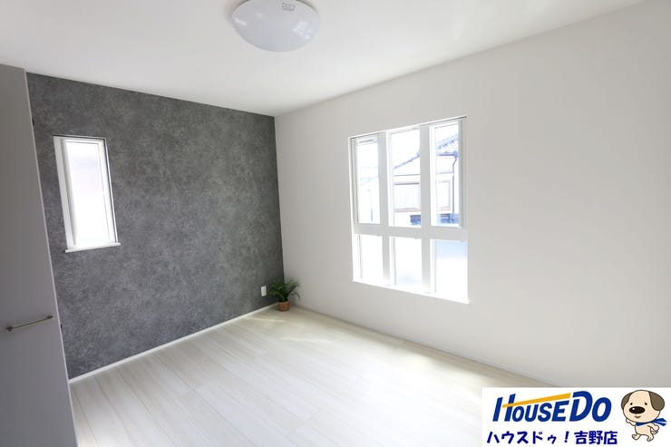 2階洋室6帖。バルコニー付き。全居室収納付きで子供達の大事な思い出もしっかりと保管しておくことが出来ます。