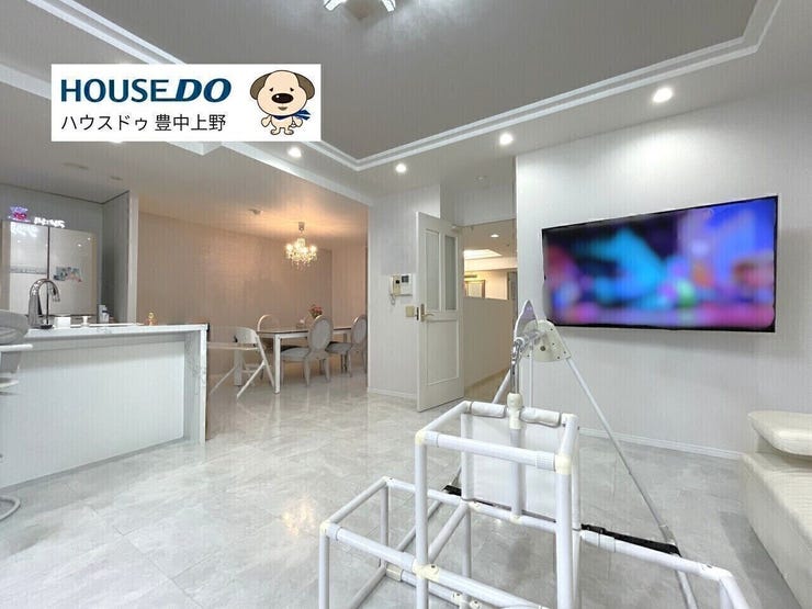 約24.4帖の広々としたLDK。室内は白を基調としており高級感に溢れています!