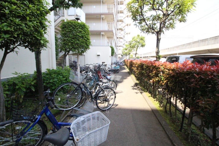 駐輪スペースも確保されています。