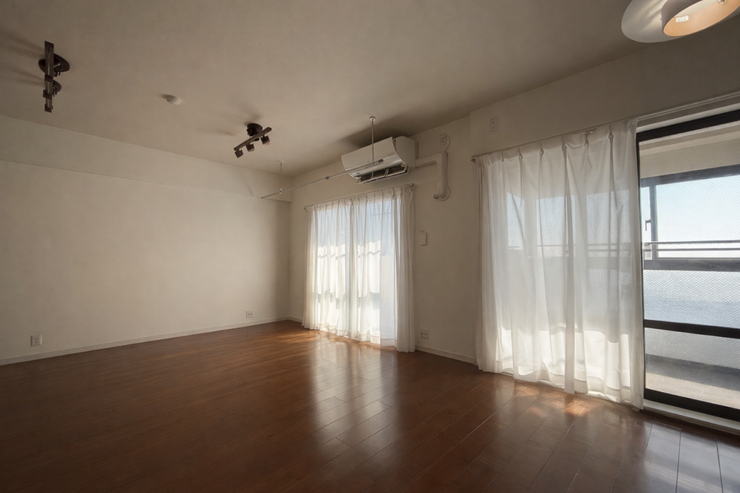 【リビング】
CGにより家財等を消している画像です