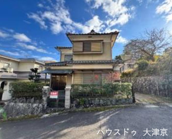 【外観】
趣のある日本家屋風の外観。