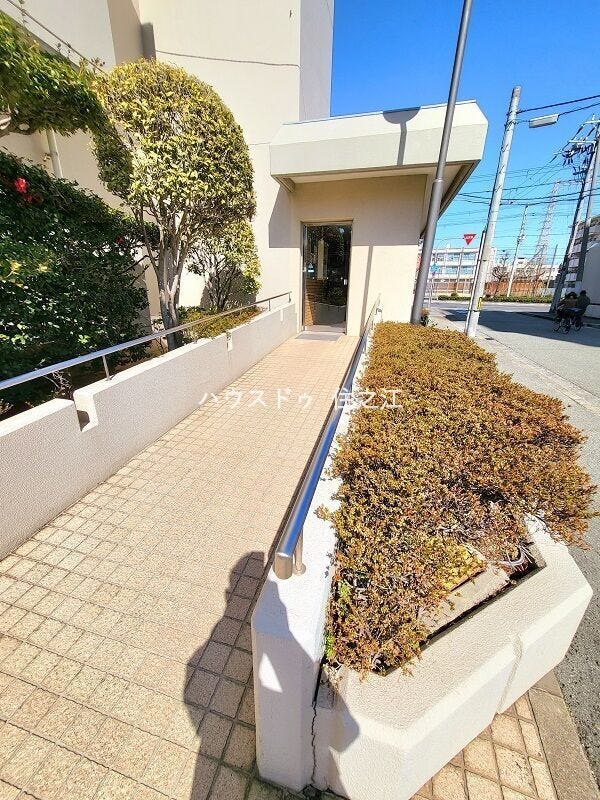 ★解放感のあるエントランス。明るい印象を受けますね♪