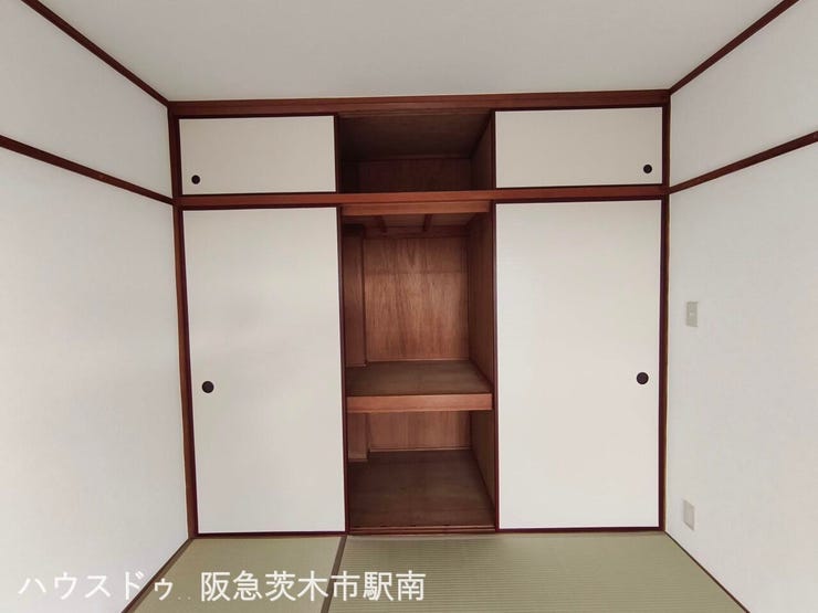 1階 和室6帖 押し入れ