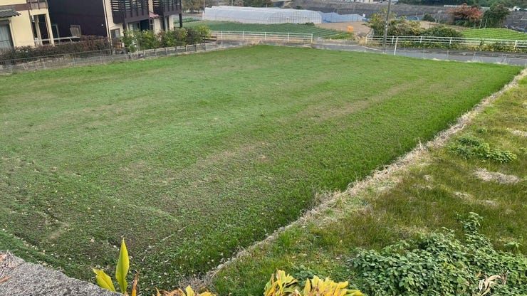 大きな道路に面しています!