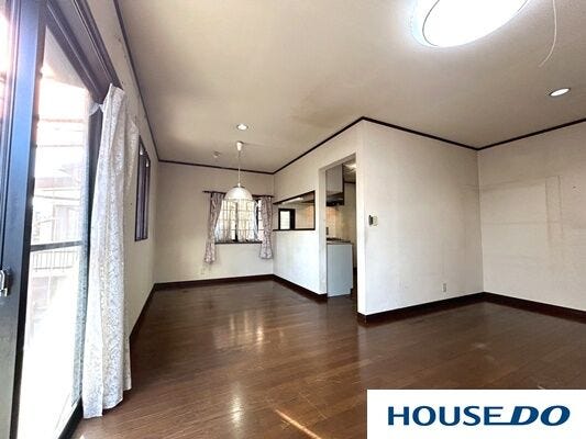 3面採光の明るいリビングです♪