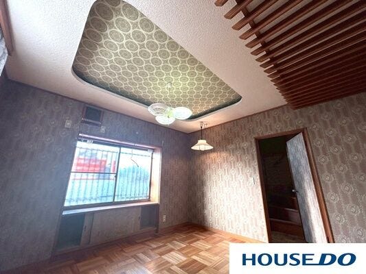 凝った天井のおしゃれな洋室です!