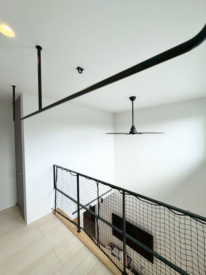 ■□■その他■□■
室内で洗濯物が干せます!
吹抜であり開放感♪