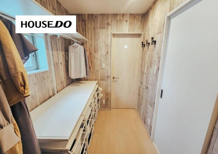 大容量ウォークインクローゼット◎リビングや寝室に収納家具を置かずに済みます!広く見せたい人・ミニマル好きにも◎