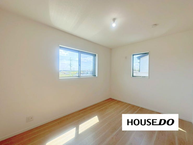 2面採光で心地良い明かりが入って来ます◎朝も気持ちよく起きられそうですね!