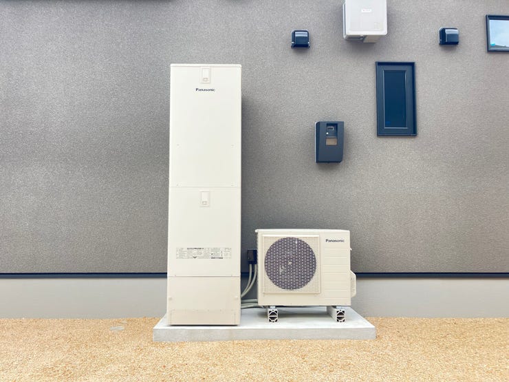 エコキュートを使用しているオール電化の住宅です。割安な「夜間電力」を使用するので、給湯コストを削減でき、環境にも優しくお湯を沸かすことができます。