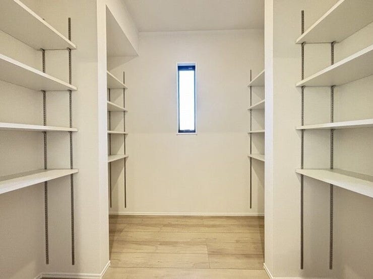 パントリーがあることで、たくさんの食材や飲み物をストックすることも可能!