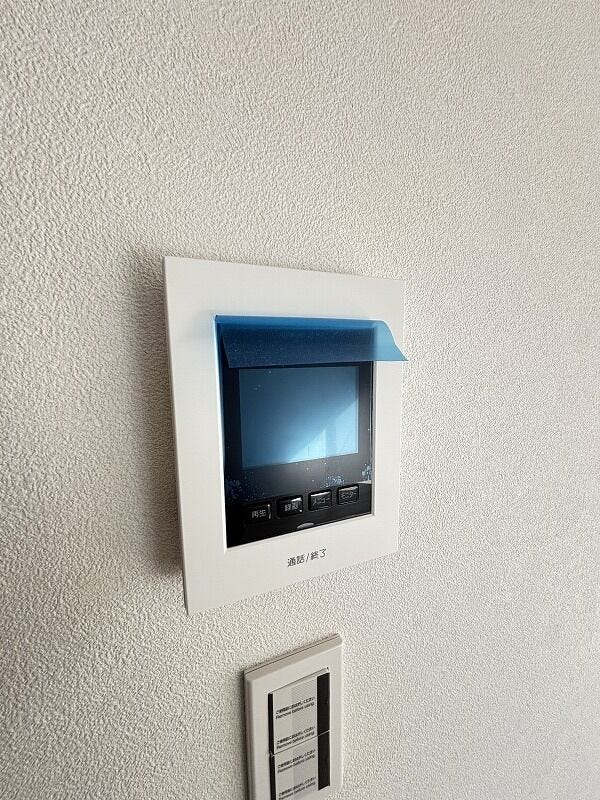 インターホンのモニター 玄関を開ける前に確認できて安心ですね♪