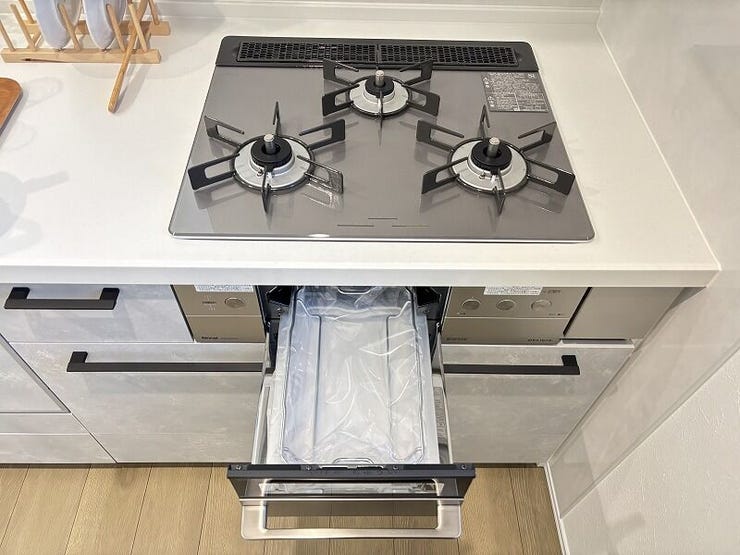 お料理好きに嬉しい三口ガスコンロ♪