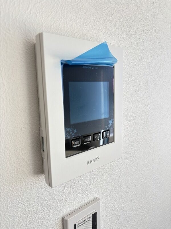 インターホンのモニター 玄関を開ける前に確認できて安心ですね♪