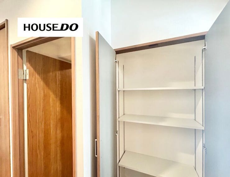 家族みんながアクセスできる廊下収納!トイレットペーパー・ティッシュ・洗剤の予備などまとめ買いしても生活感を隠せます◎