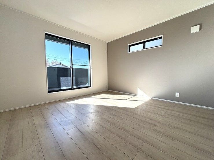 大きな窓によりお部屋をさらに広く・明るく・開放的に感じられます!