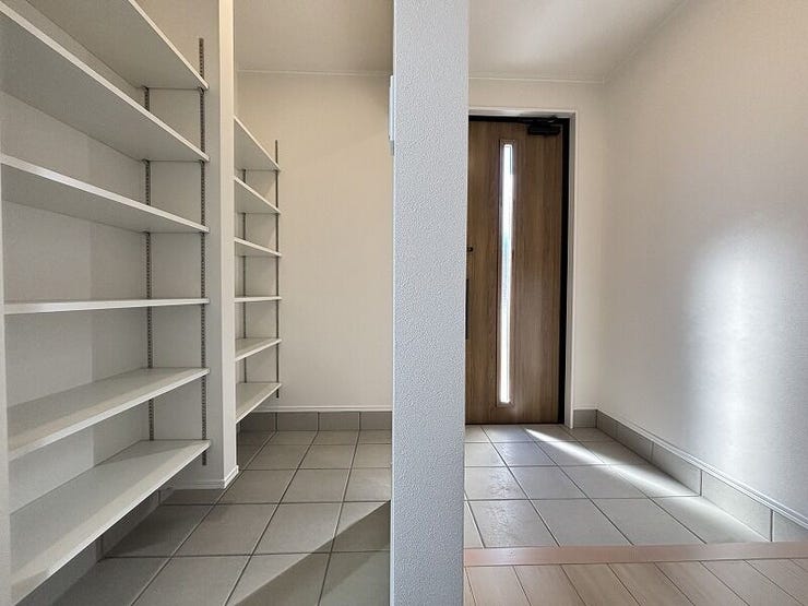 ご家族とともに増えていく靴も、収納力に優れたシューズinクローゼットがあることで安心できますね♪