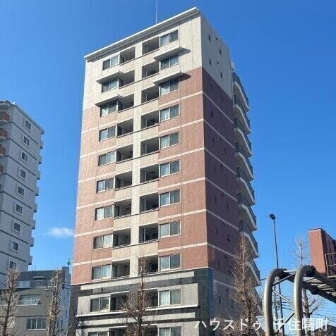 【外観】
それぞれが思い描く理想の「ライフスタイル」や「ライフステージ」を実現するため、住む人がいつまでも心地良さを感じ続けられる多様な住空間を創造します。
◆室内見学可能◆【0120-388-208】