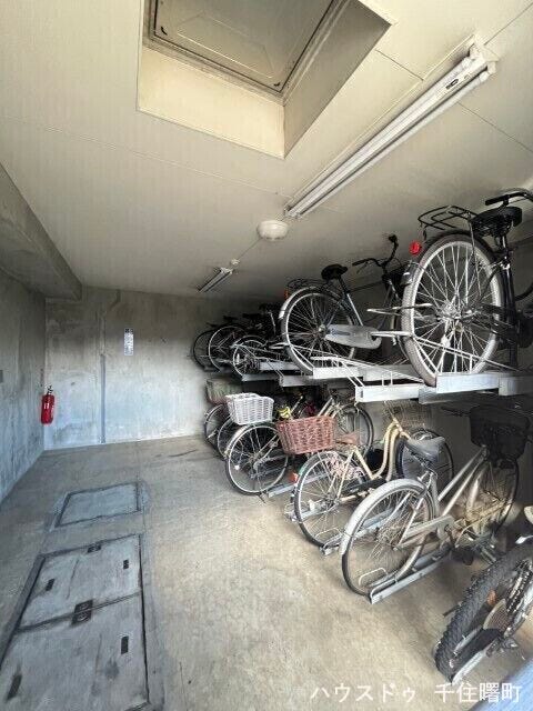 駐輪場
◆室内見学可能◆
お電話【0120-388-208】にお電話ください。