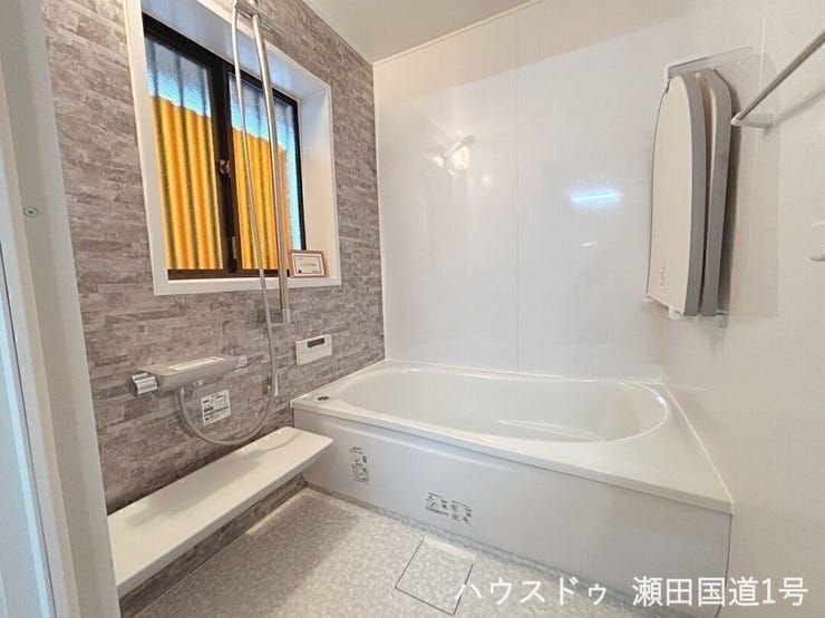 白を基調とした清潔感のある空間で、日々の疲れを癒すことができます。