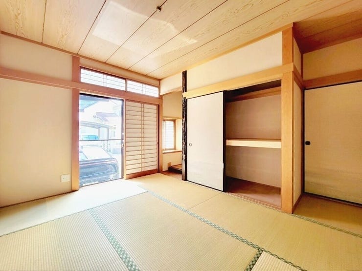 和室の収納スペースを活用すれば、お部屋を広々と使えます。