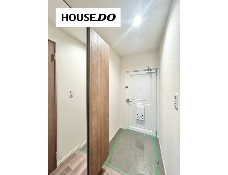 全身鏡付きのシューズボックス!お出かけ前に身だしなみチェックができます♪