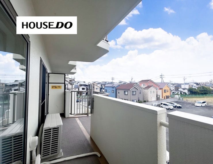 南向きなので洗濯物もすぐ乾きそうですね♪