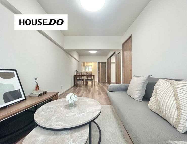 空間に奥行きが出て広く感じるリビングです♪